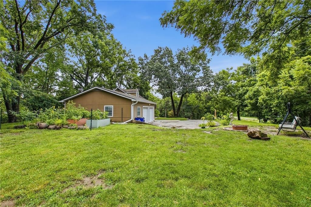 7116 WOODSON Road — photo 33