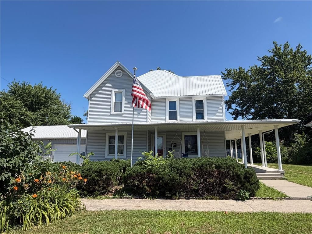 1215 Clay Street — photo 1