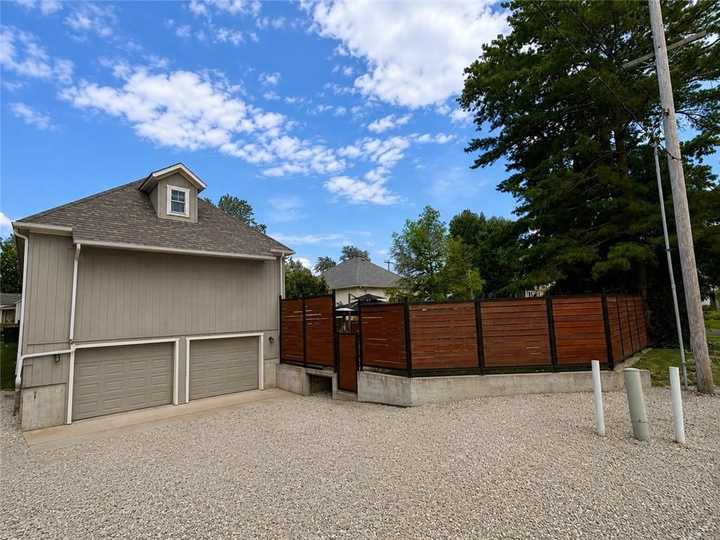424 E Santa Fe Avenue — photo 12