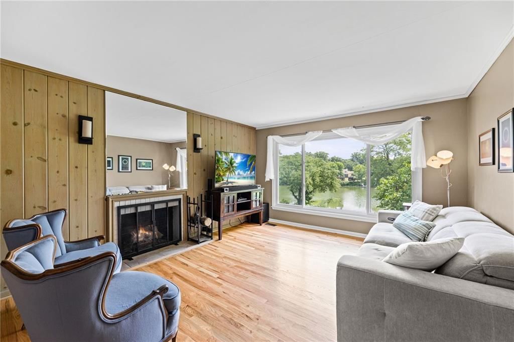 6829 Lakeshore Drive — photo 4