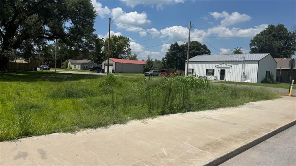 301 Main Street — photo 4