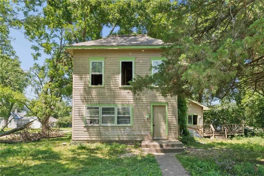 703 E 4th Street — photo 1