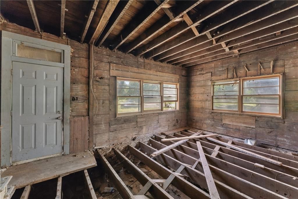 703 E 4th Street — photo 3