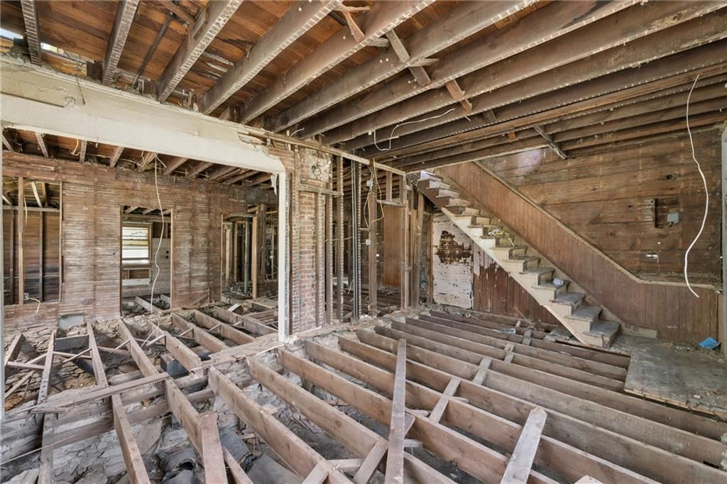 703 E 4th Street — photo 5