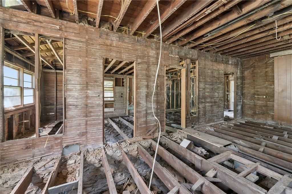 703 E 4th Street — photo 6