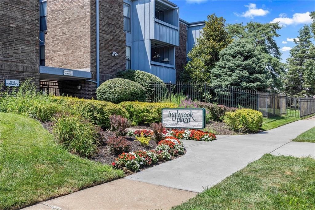 4056 Warwick Boulevard, Kansas City, MO
