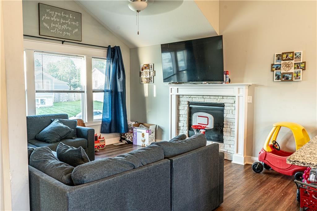 1913 Eagle Drive, Harrisonville, MO
