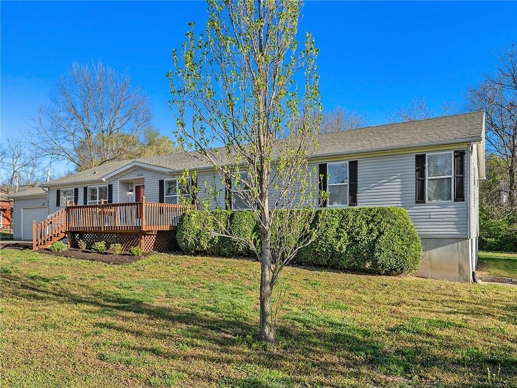 13732 Lawrence Avenue, Bonner Springs, KS