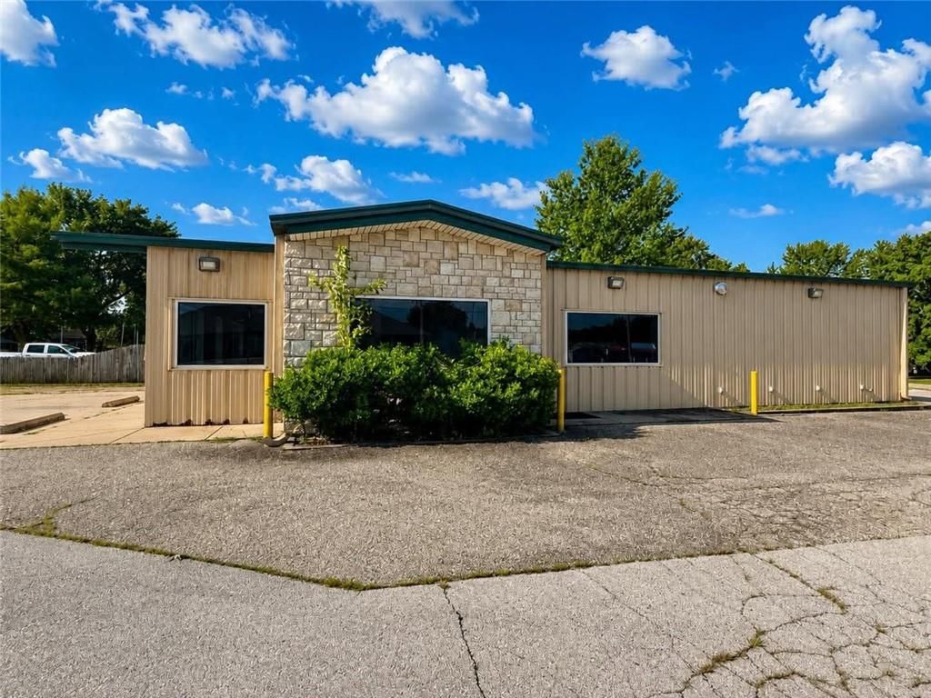 205 W Saint John Street — photo 1