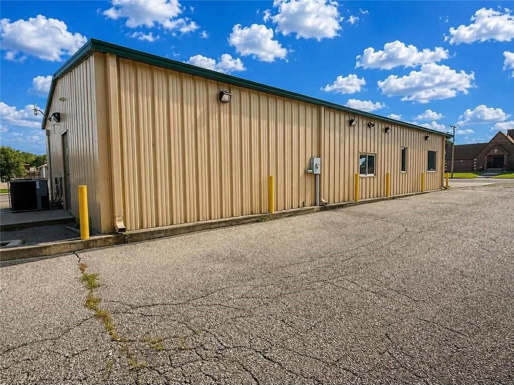 205 W Saint John Street — photo 4