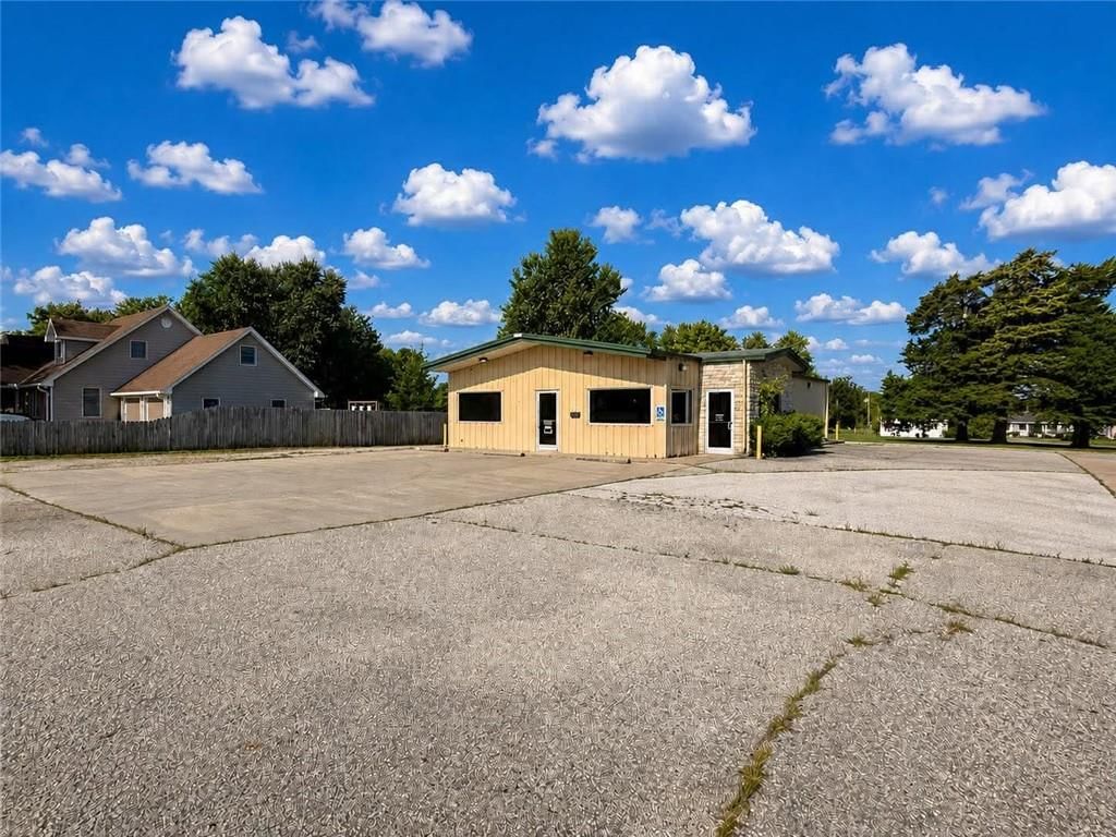 205 W Saint John Street — photo 6