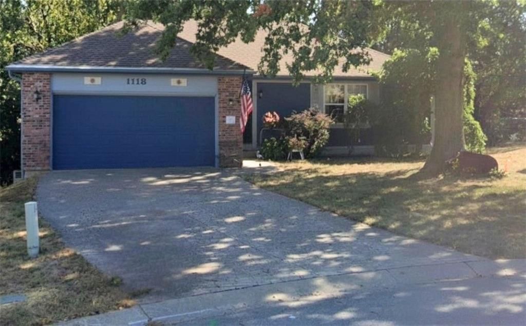 1118 SE Autumn Court, Blue Springs