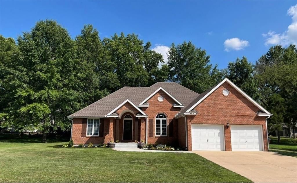 1885 W Timber Ridge Drive, Sedalia