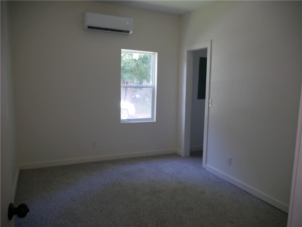409 N Main Street — photo 8