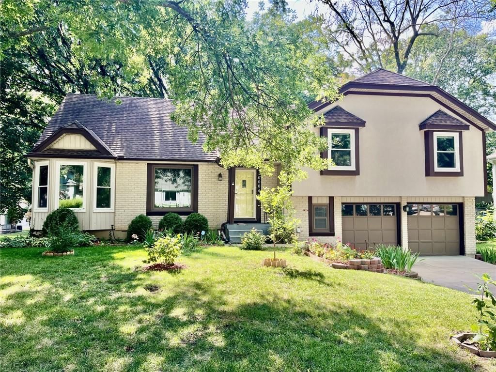 10004 Cody Street, Overland Park, KS