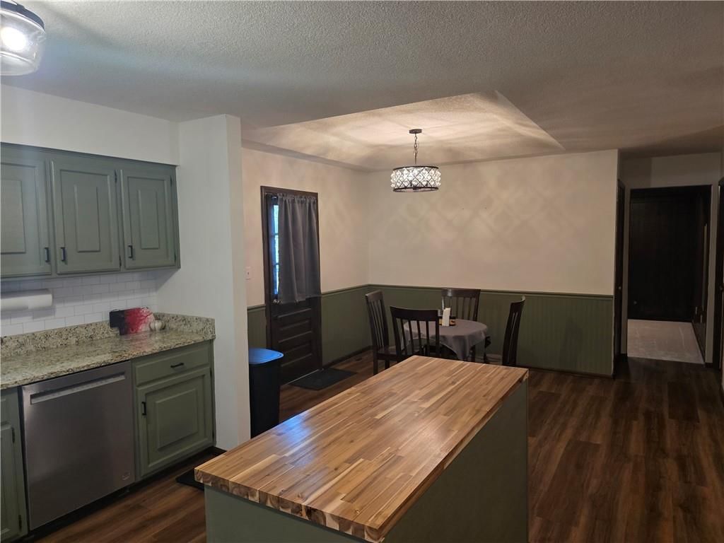 1121 W Elm Terrace — photo 8