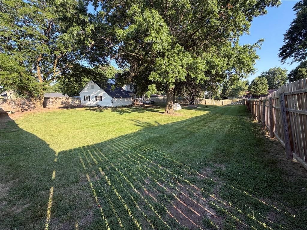 200 Percy Lane — photo 4