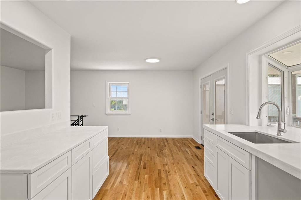 514 E 7th Street — photo 12