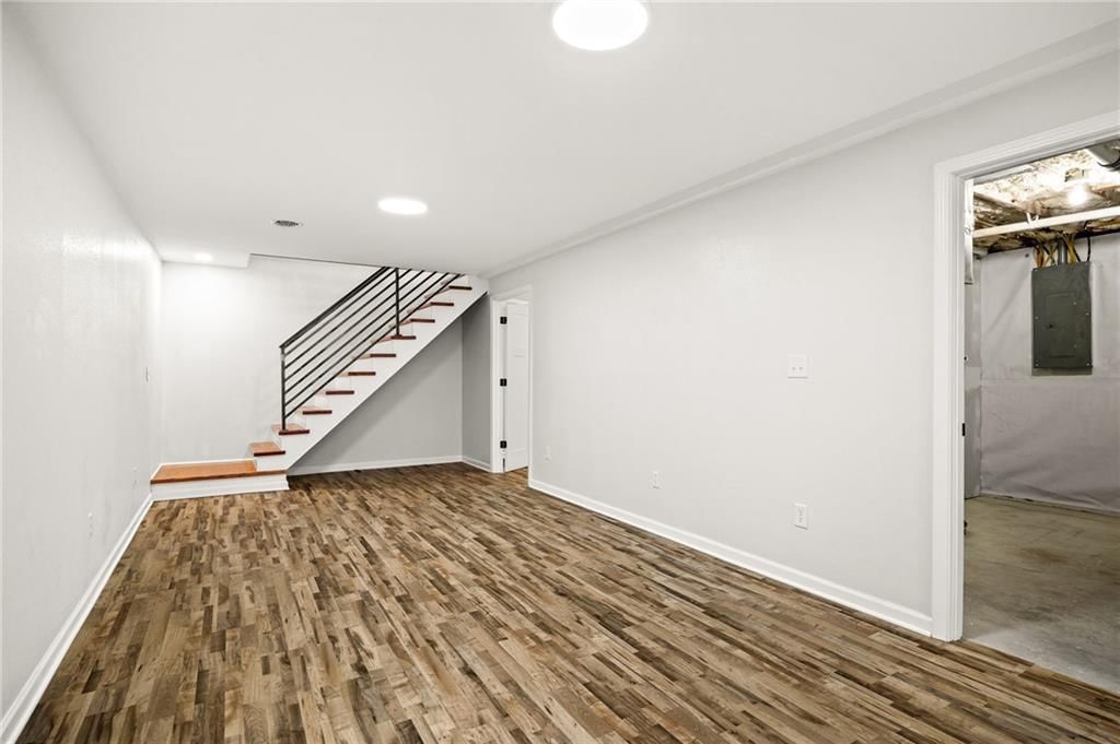 514 E 7th Street — photo 23