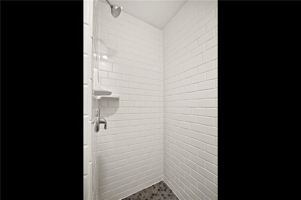 514 E 7th Street — photo 29