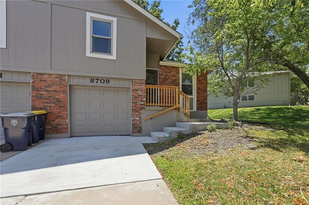 8709 N Hull Avenue, Kansas City, MO