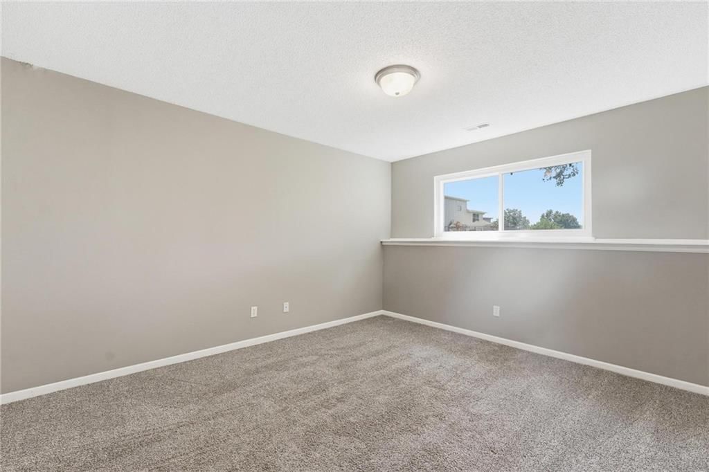 8709 N Hull Avenue — photo 12