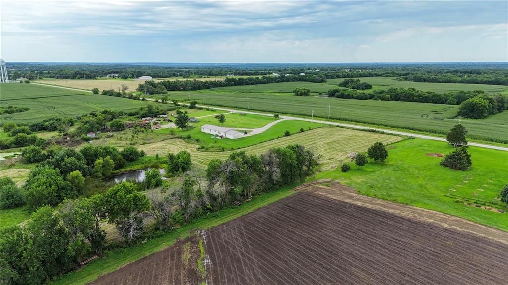 39541 Jingo Road, Lacygne, KS