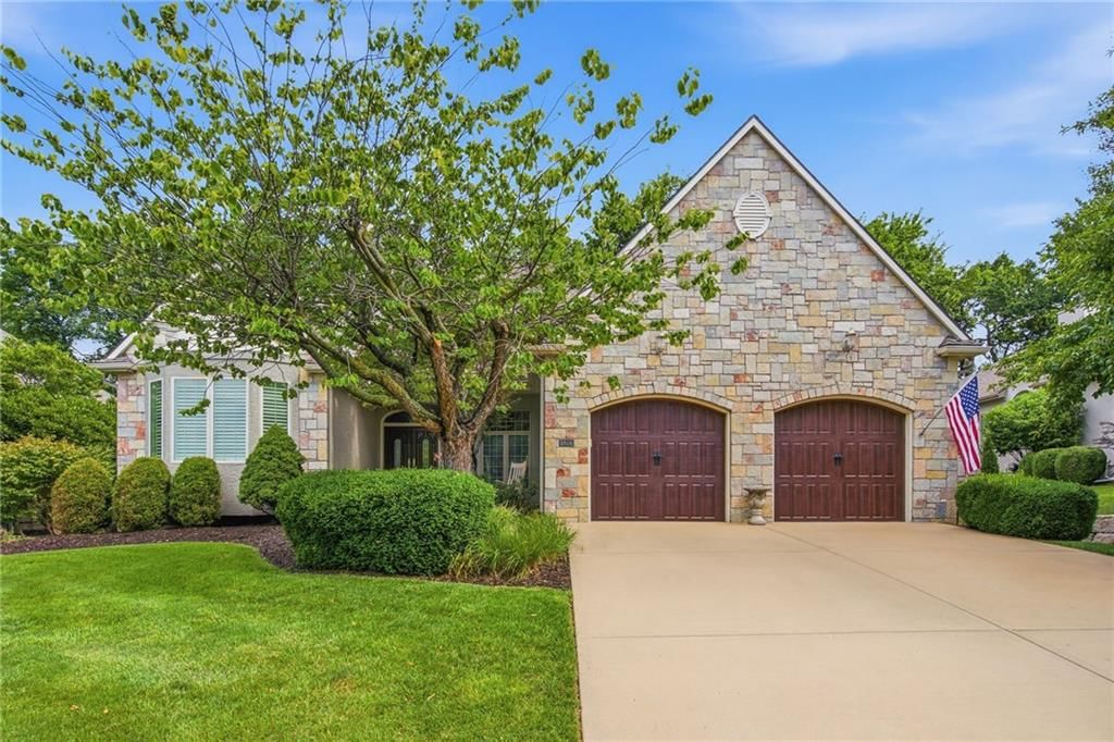 9806 W 125th Terrace, Overland Park, KS
