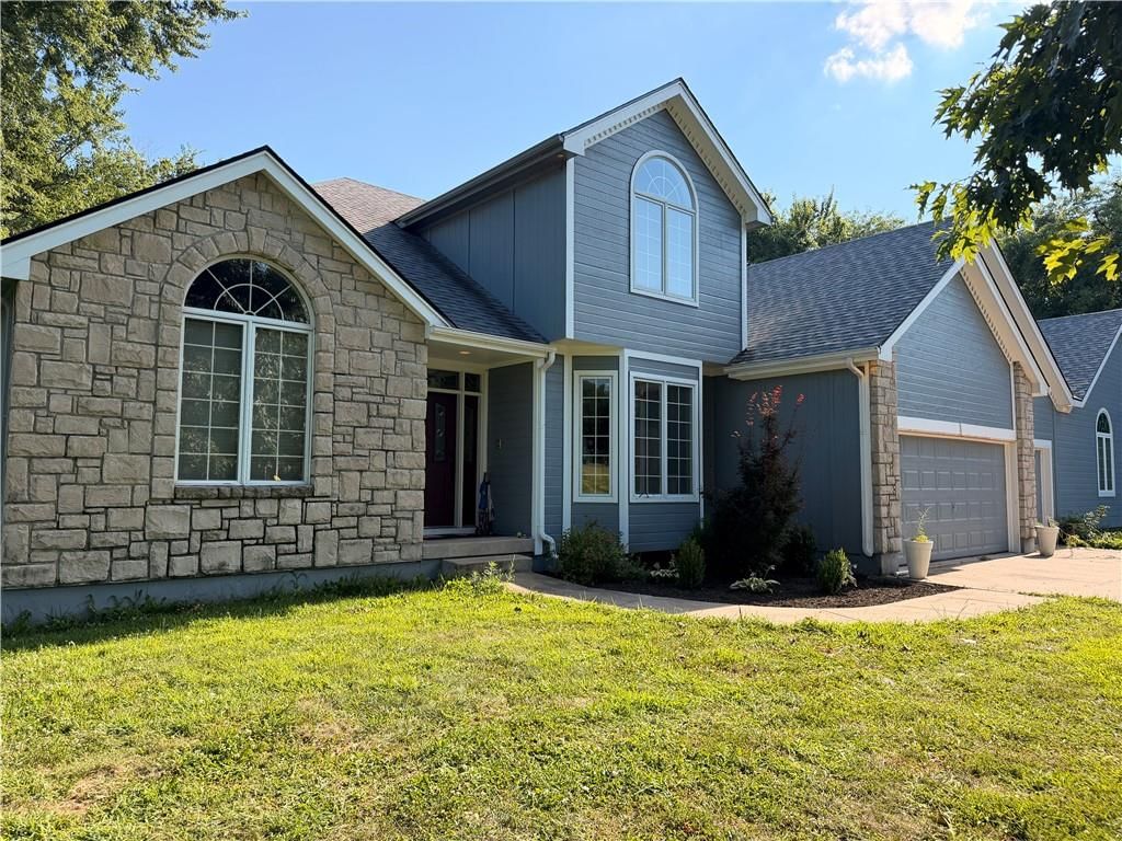 33403 E Nebgen Road, Oak Grove, MO