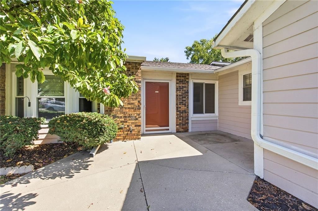 1314 W Jenkins Boulevard, Raymore, MO