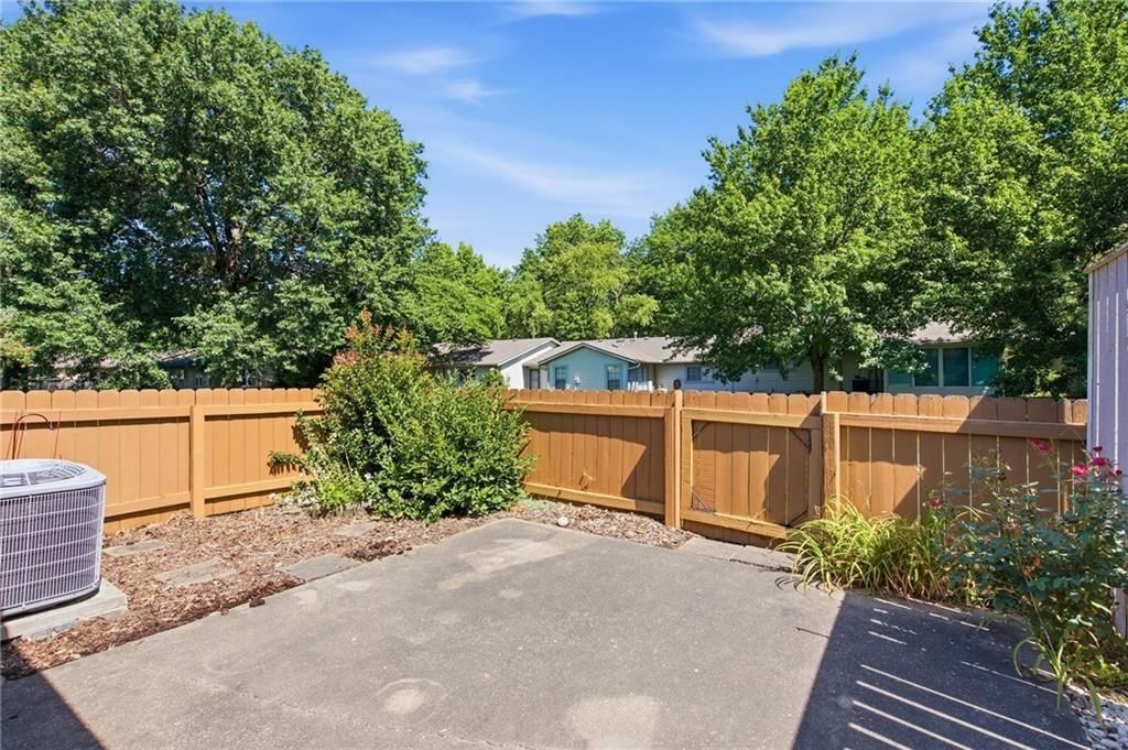 1314 W Jenkins Boulevard — photo 23