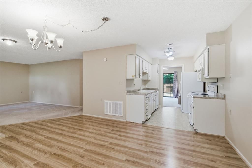 1314 W Jenkins Boulevard — photo 10