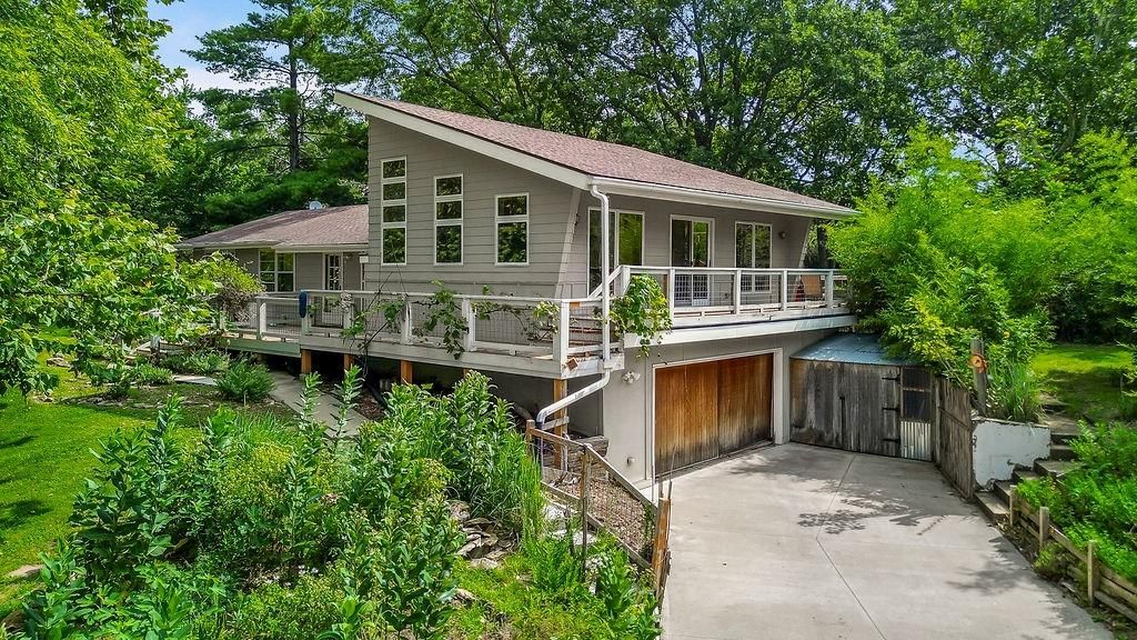 11525 S Clare Road, Olathe, KS