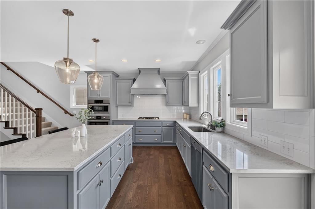 729 Corbin Terrace — photo 10