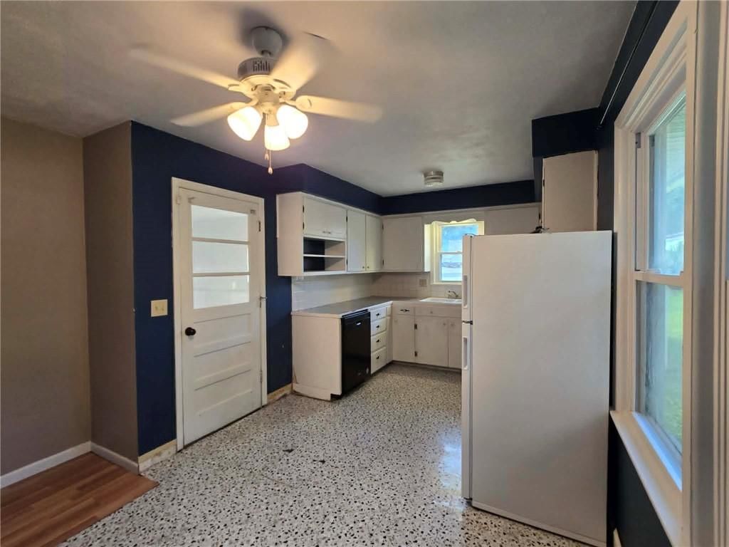303 E Truman Avenue — photo 5