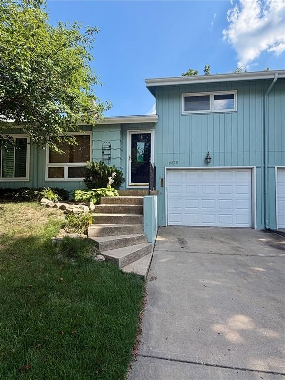 6575 W 49TH Street, Mission, KS