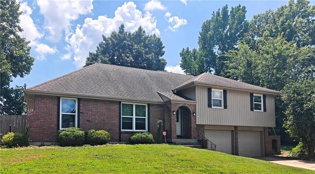 1512 SW MORNINGSIDE Drive, Blue Springs, MO