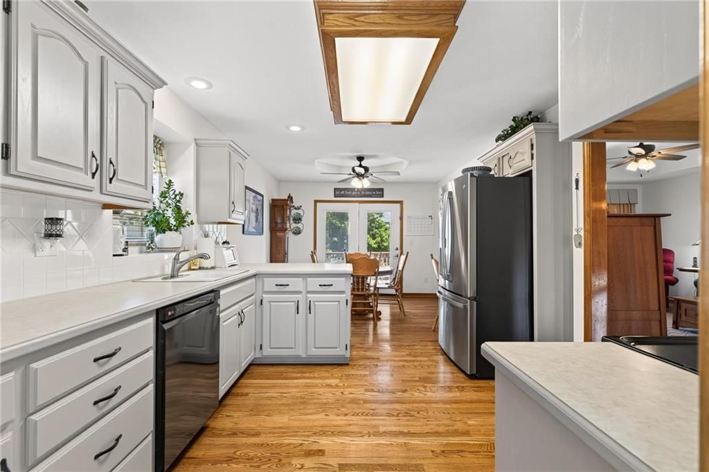 618 SW Gateway Drive — photo 14