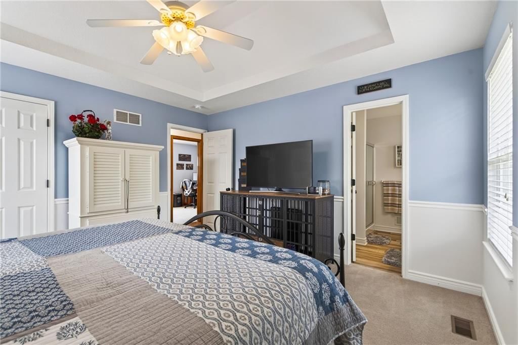 618 SW Gateway Drive — photo 18
