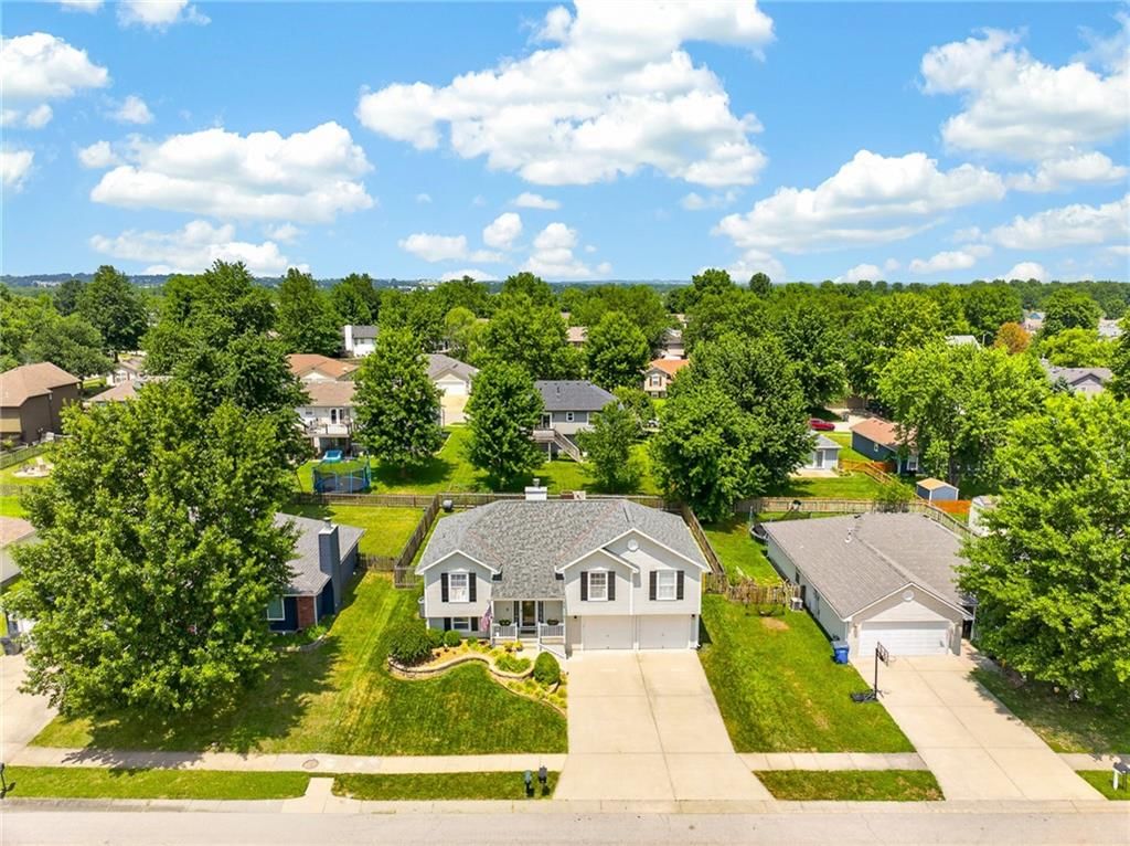 618 SW Gateway Drive — photo 4