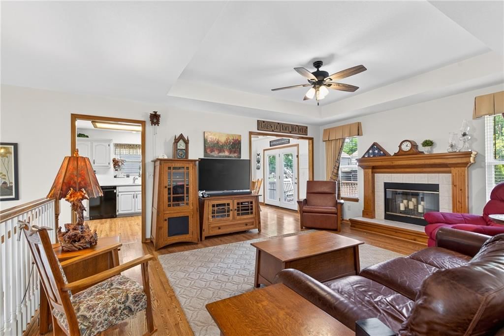 618 SW Gateway Drive — photo 9