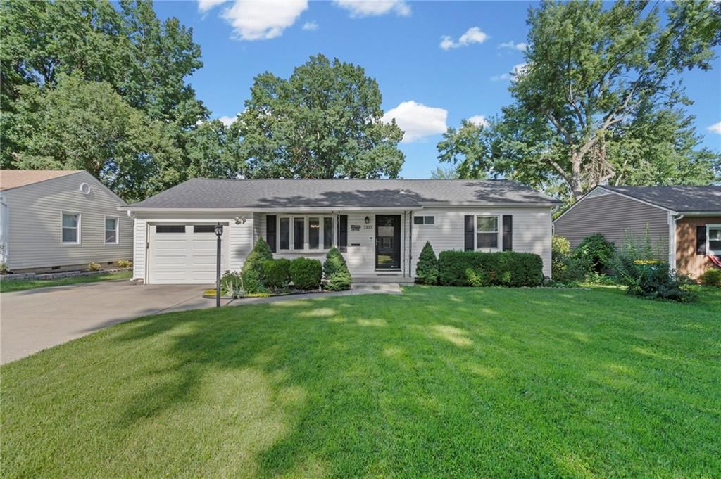 7333 W Maple Street, Overland Park, KS
