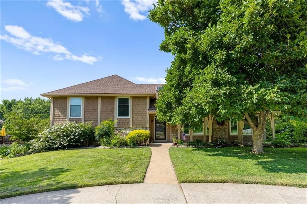 804 Tam O Shanter Drive, Kansas City, MO