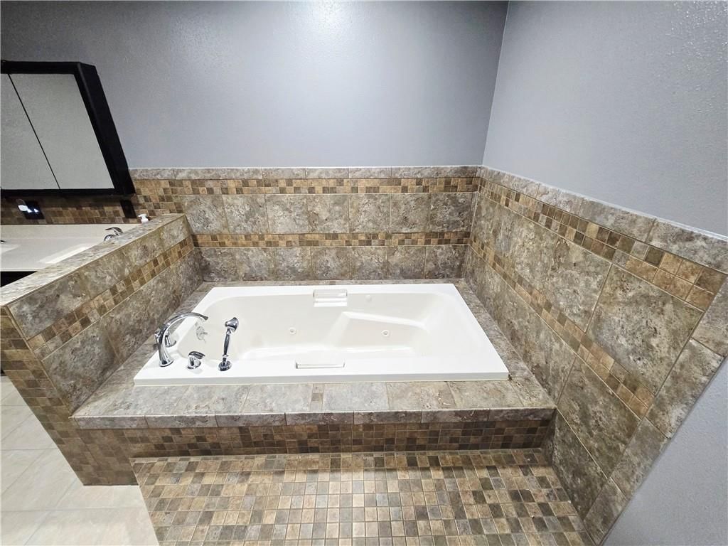 505 E Mill Street — photo 19