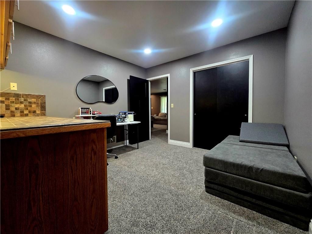 505 E Mill Street — photo 27