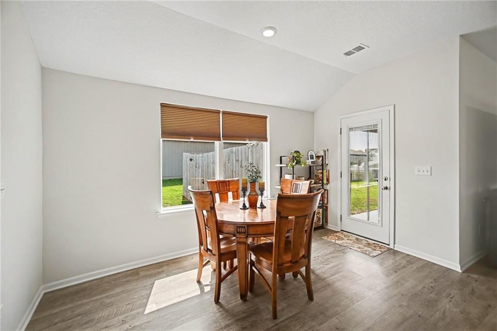 500 SE Laurel Drive — photo 10