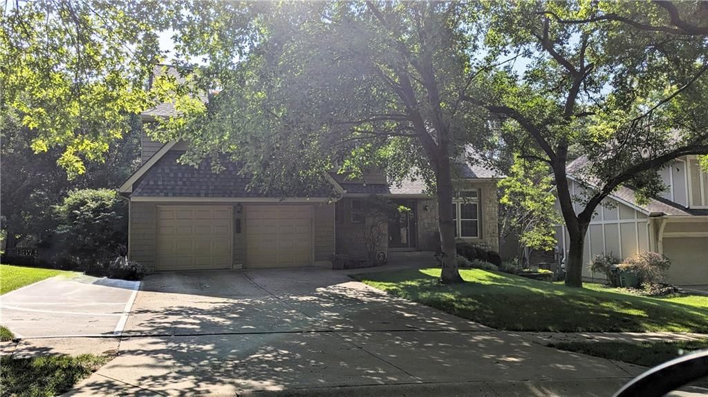 8209 Acuff Lane, Lenexa, KS