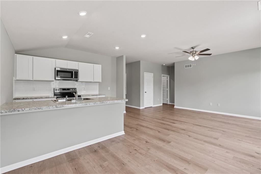 19507 Lincoln Street — photo 6