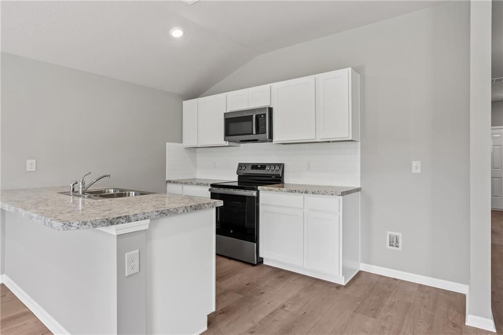 19507 Lincoln Street — photo 7