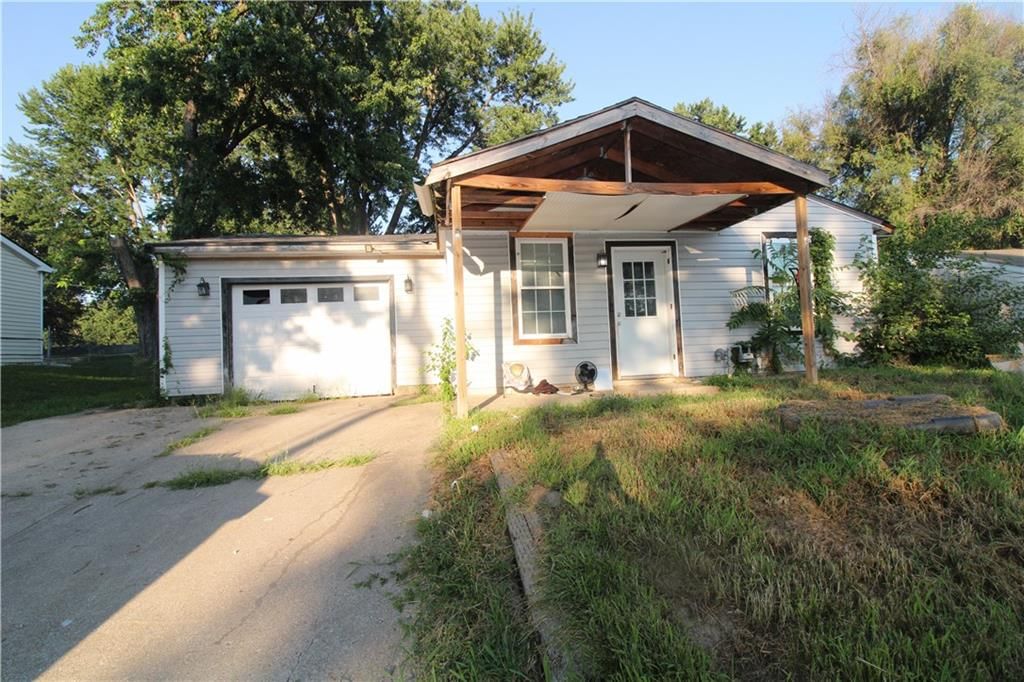 3305 S Leonard Road — photo 1
